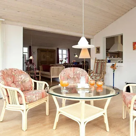 Vakantiehuis Two-bedroom Holiday In Allingabro 6