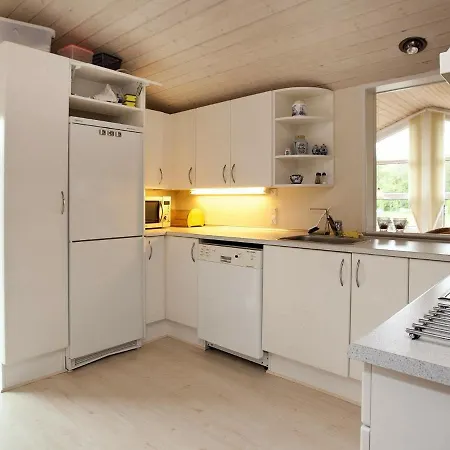 Vakantiehuis Two-bedroom Holiday In Allingabro 6
